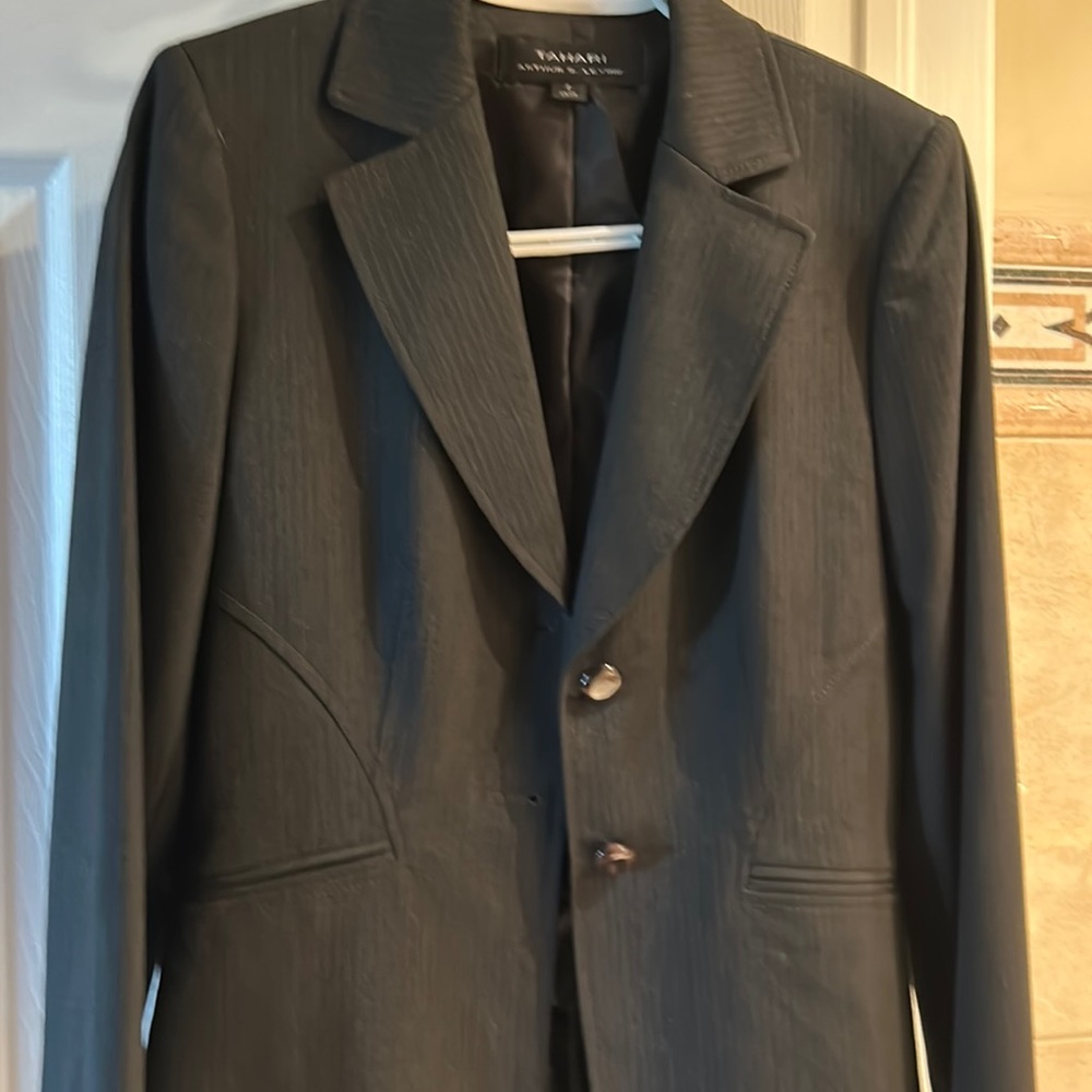 NWT Tahari black blazer with greyish pin stripes never worn size 2